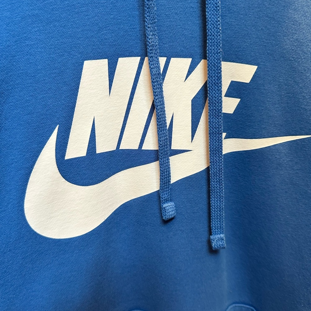 Nike Men’s Sweatshirt- Size Medium - look at second picture for real color blue